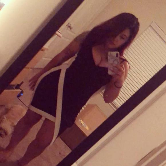 Meet your Posher, Steph - Picture 2 of 2